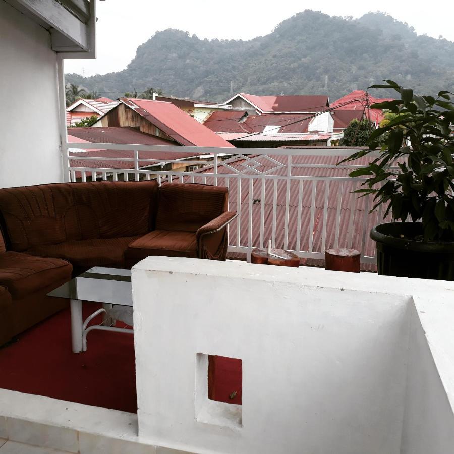 Bumimi Homestay Painan Extérieur photo